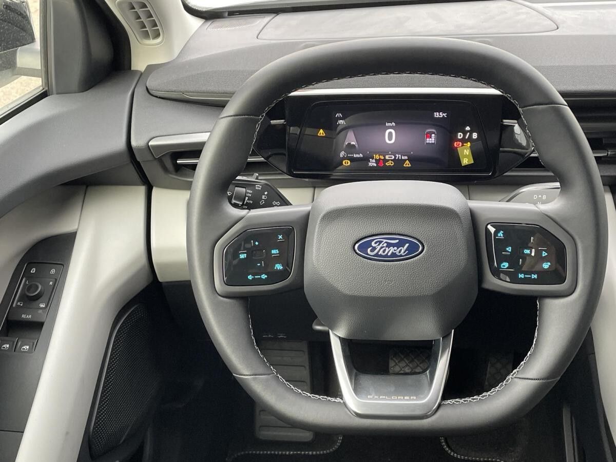 Ford Explorer RWD BEV * Sofort Verfügbar *