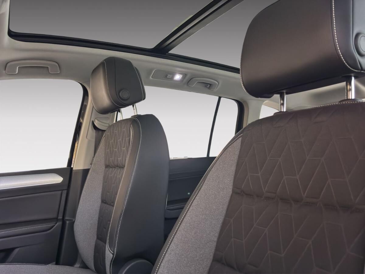 Volkswagen Touran 1.5 TSI DSG Goal 7-Sitzer R-Line AHK