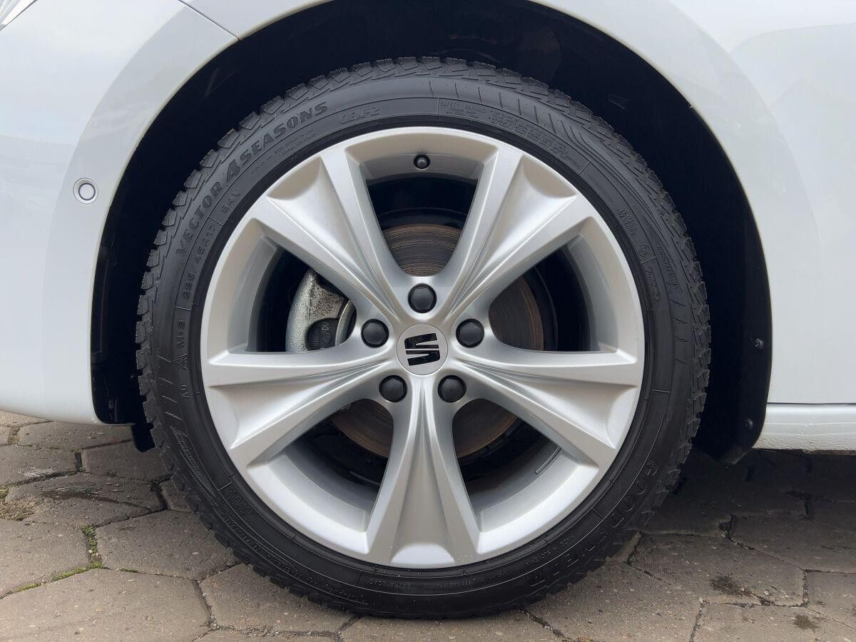 Seat Leon 1.5 eTSI FR DSG Matrix Kamera Navi