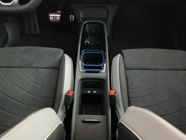 Volkswagen ID.3 Pro S AHK+PANO+HUD+BLACK+IQ.LIGHT+BAFA+NAVIPRO+IDQ1