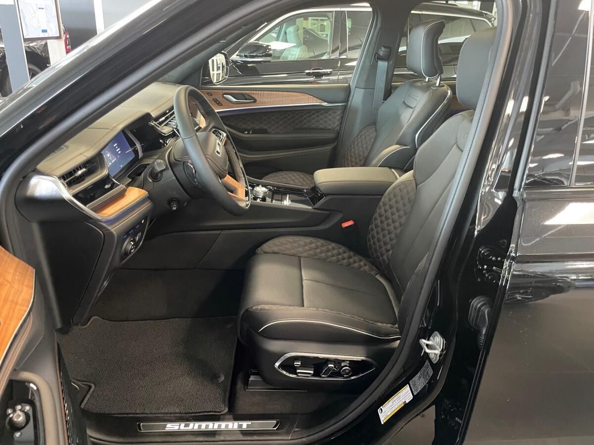 Jeep Grand Cherokee 4xe Summit Reserve Verfügbar in 2 Farben Abholung Mannheim