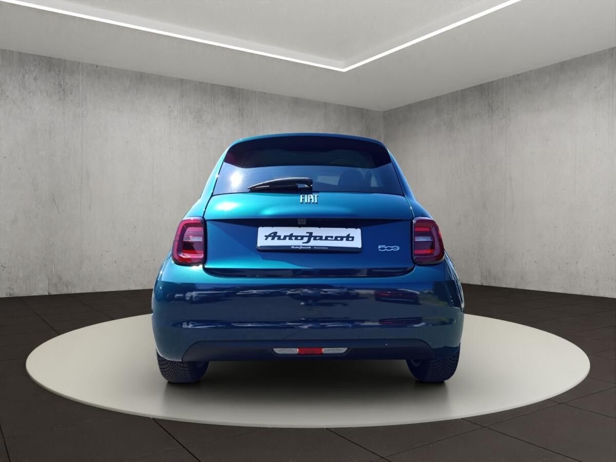 Fiat 500e Limousine 42 kWh *Standort Darmstadt*