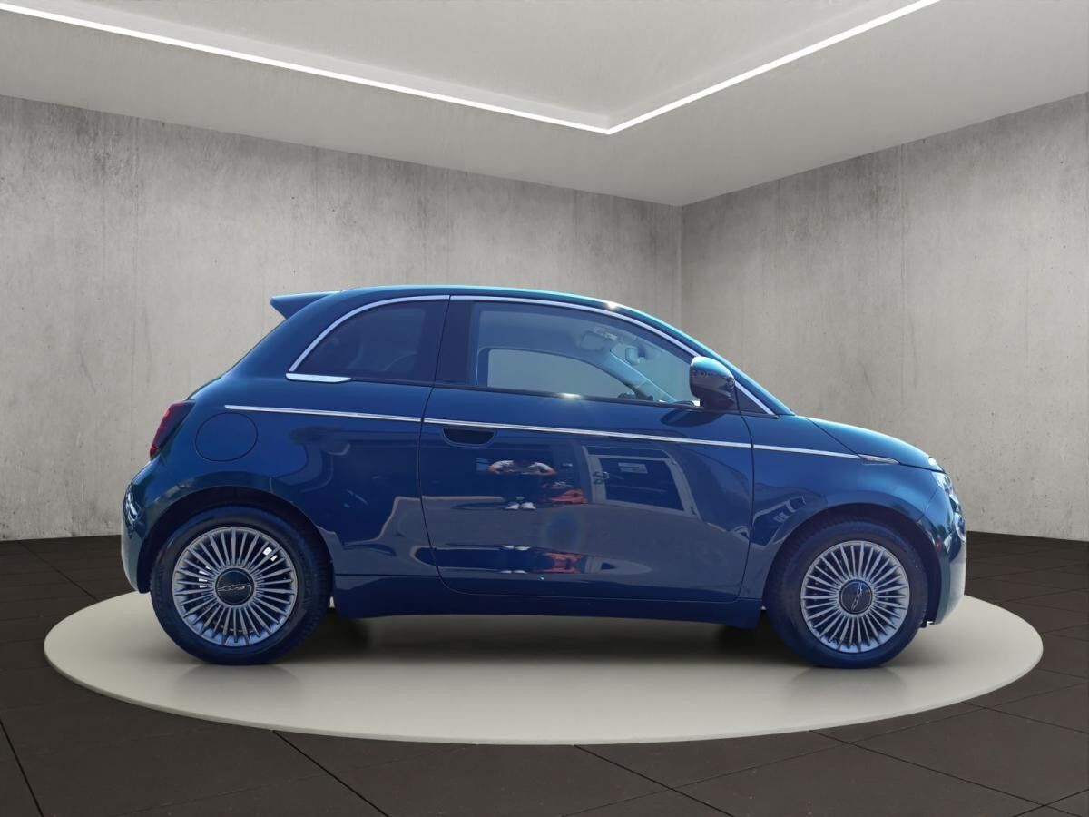 Fiat 500e Limousine 42 kWh *Standort Darmstadt*