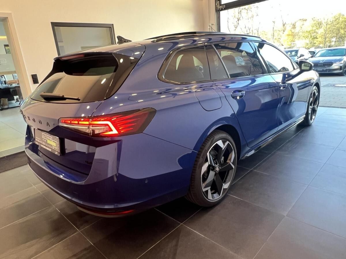 Skoda Superb Combi 265PS 4x4 Vollausstattung! Alle Extras! Sofort!