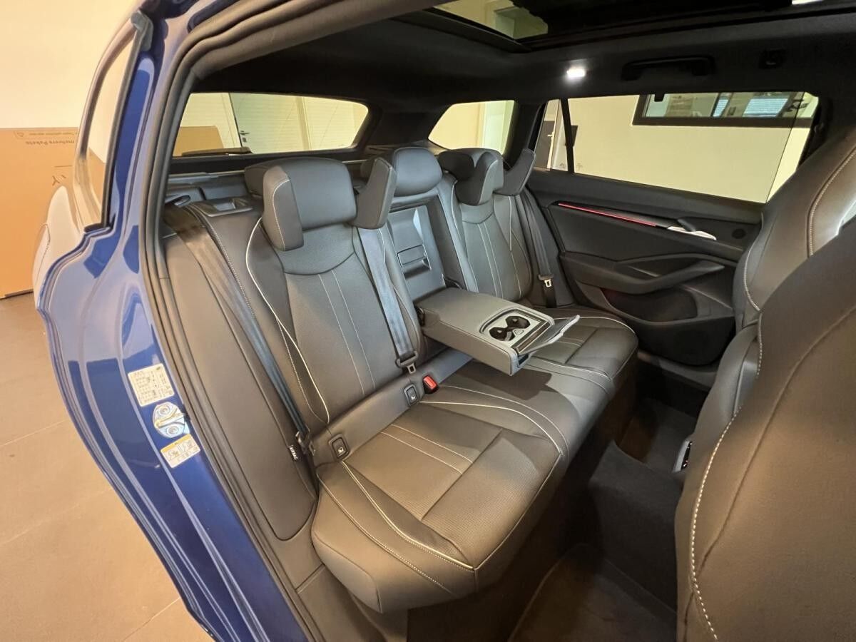 Skoda Superb Combi 265PS 4x4 Vollausstattung! Alle Extras! Sofort!