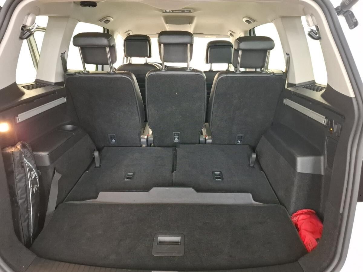 Volkswagen Touran 1.5 TSI Comfortline GOAL AHK ACC 7-Sitzer