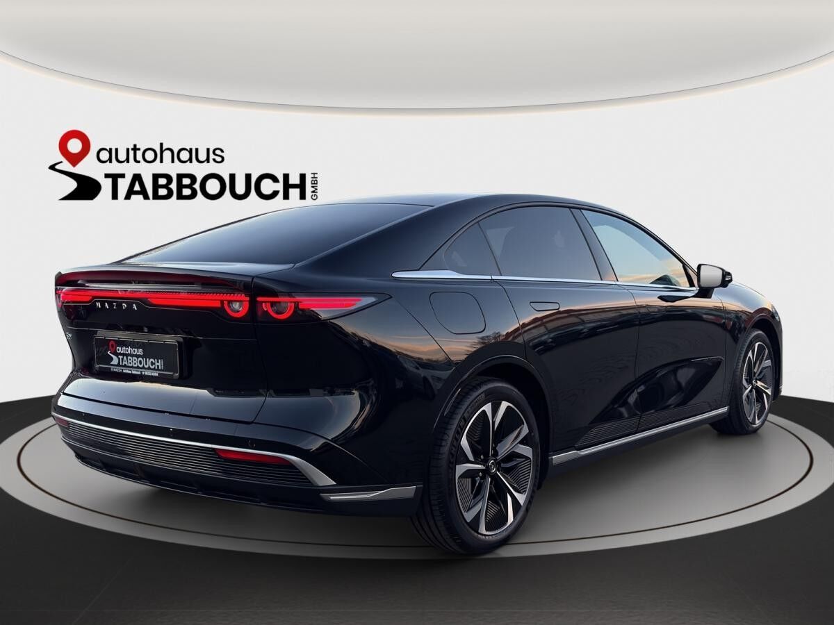 Mazda 6e Takumi 479 km* Reichweite+360°+Smartphone-Schlüssel+Am­bi­en­te­be­leuch­tung