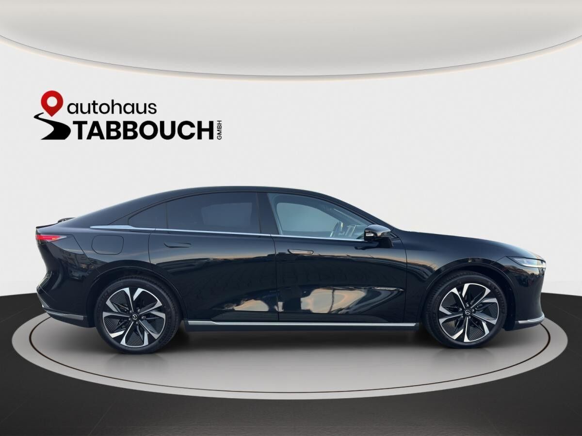 Mazda 6e Takumi 479 km* Reichweite+360°+Smartphone-Schlüssel+Am­bi­en­te­be­leuch­tung