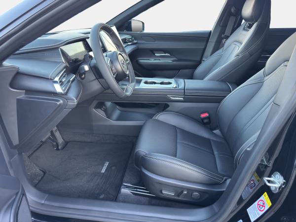 Mazda 6e Takumi 479 km* Reichweite+360°+Smartphone-Schlüssel+Am­bi­en­te­be­leuch­tung