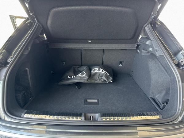 Audi Q3 e-hybrid S tr. *TECH PLUS*S LINE*LED*