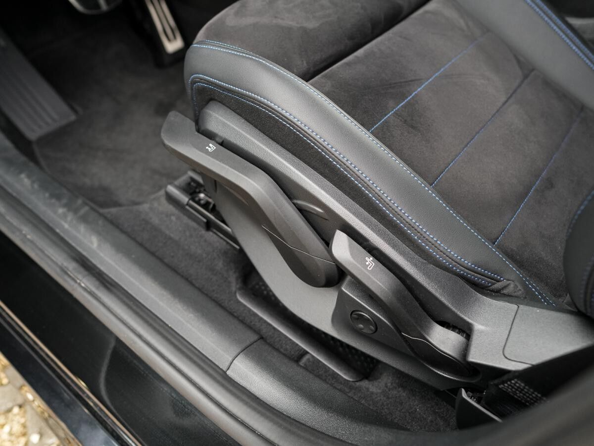 BMW 218 Active Tourer d Active Tourer M-Sport AHK AdLED PANO KoZg