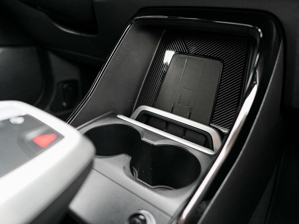 BMW 218 Active Tourer d Active Tourer M-Sport AHK AdLED PANO KoZg