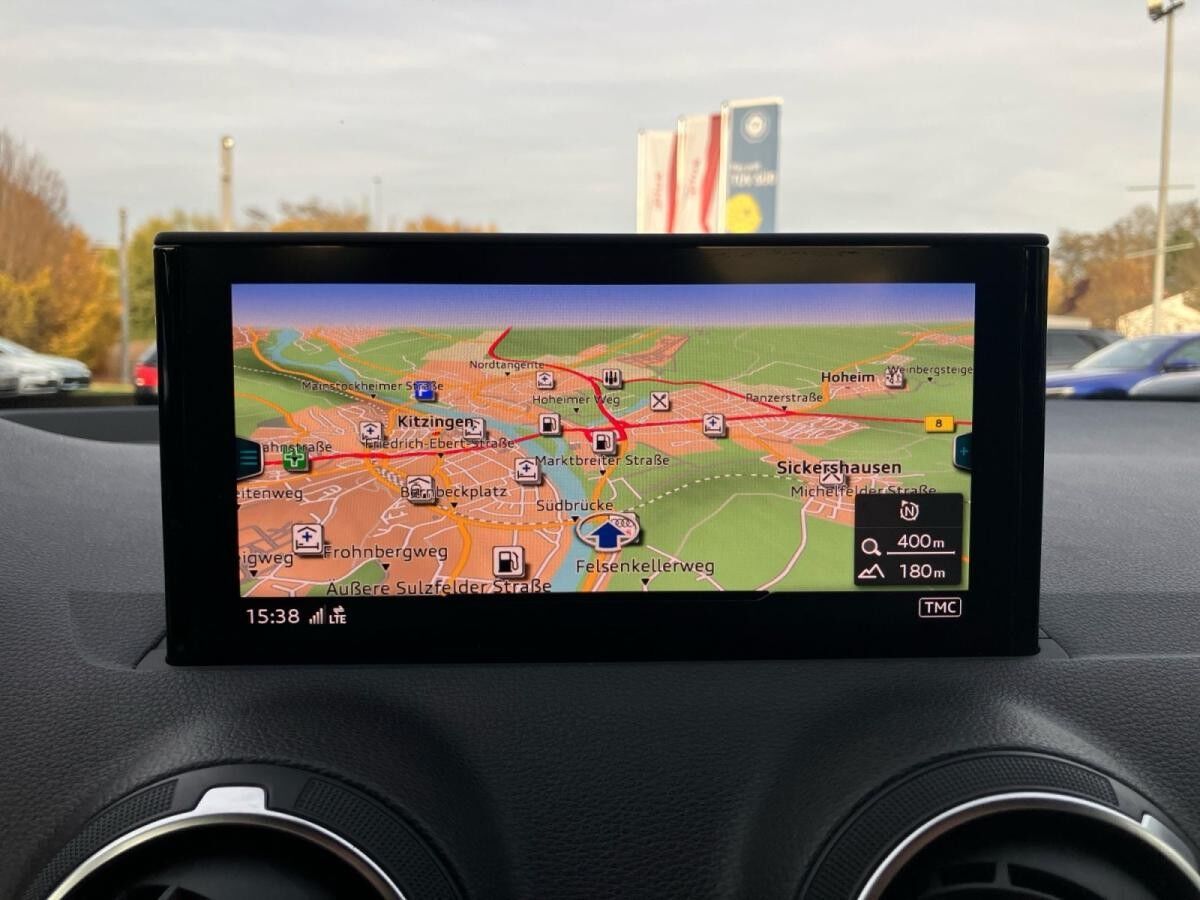 Audi Q2 35 TFSI S-tronic / MMI-Navi+, LED, RFK, SHZ