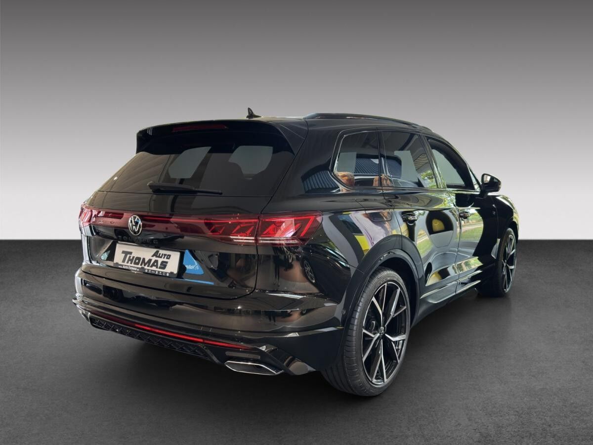 Volkswagen Touareg 3.0 TDI 4Motion R-Line AHK Pano