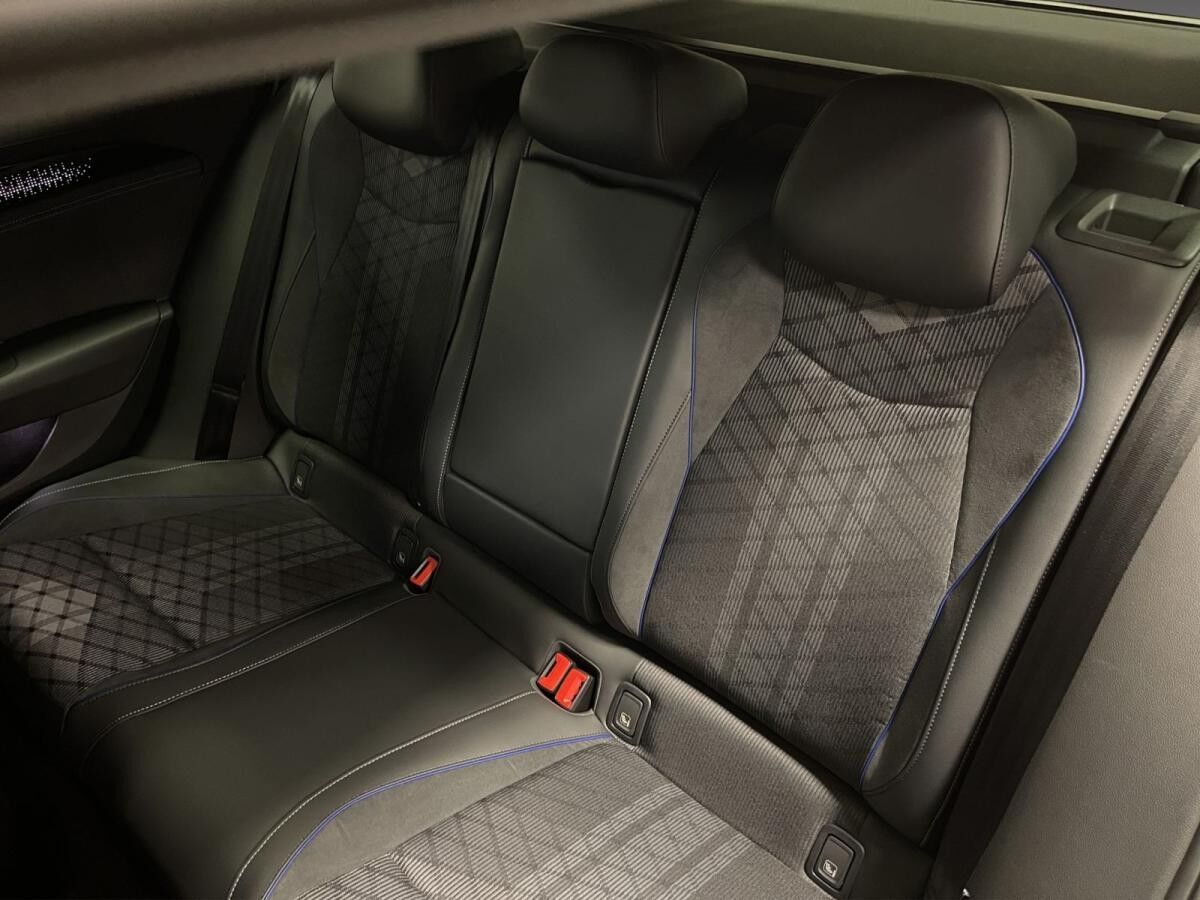 Volkswagen Passat Variant 2.0 TDI DSG R-Line Black Style AHK