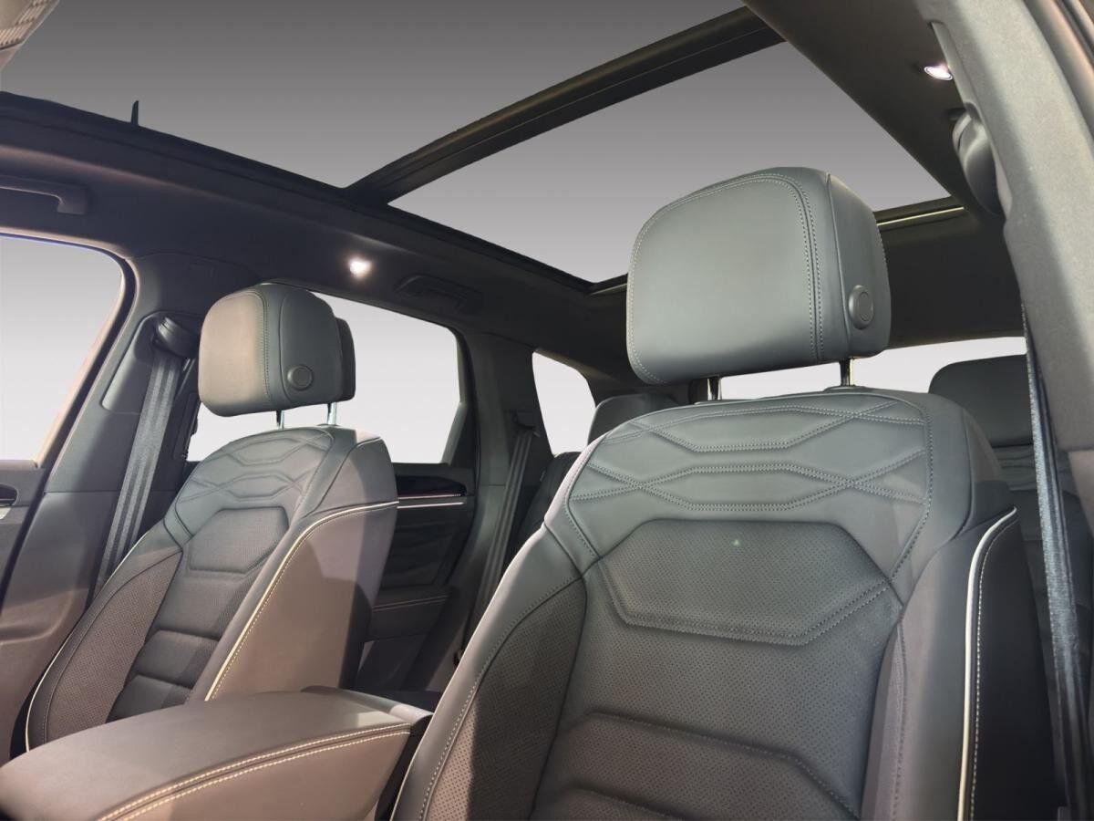 Volkswagen Touareg 3.0 TDI 4Motion R-Line AHK Pano