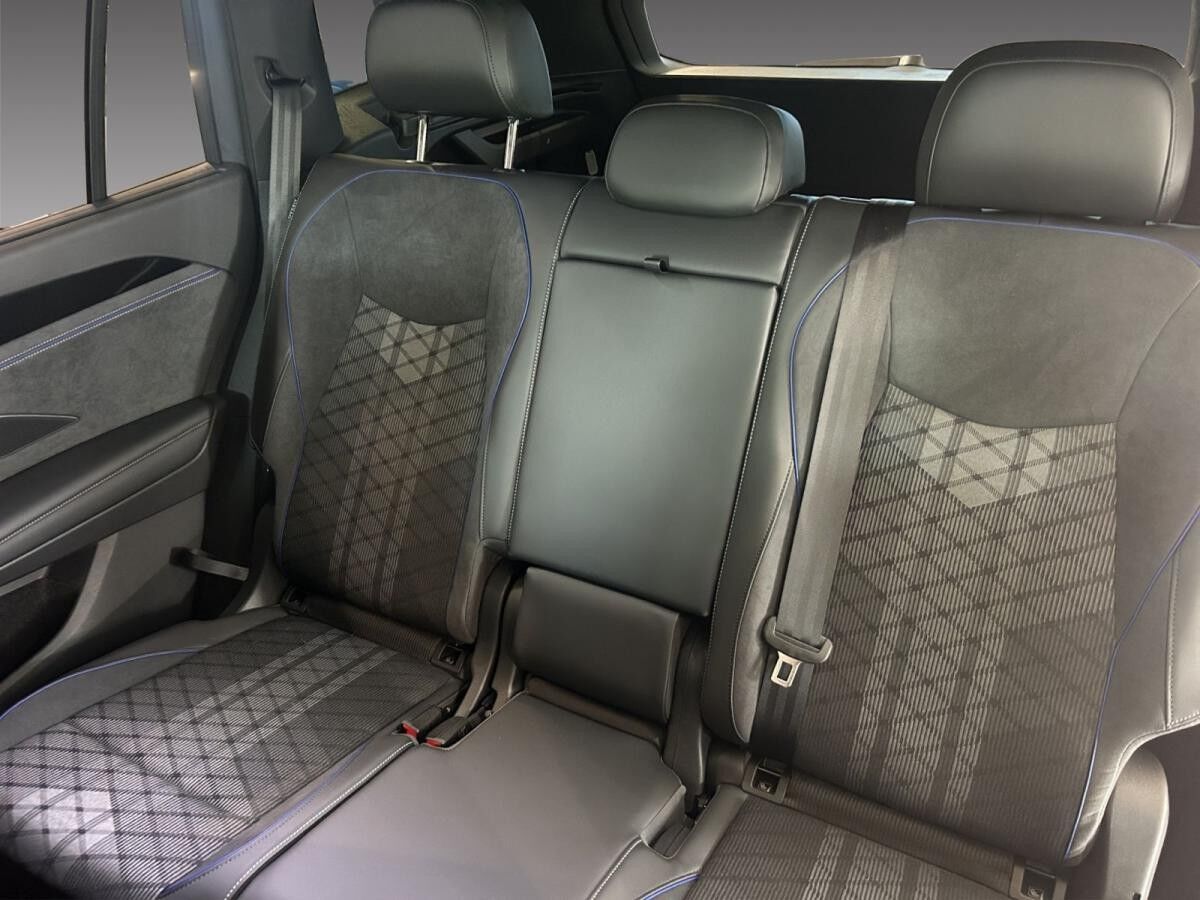 Volkswagen Tayron 2.0 TDI DSG R-Line AHK Pano Black-Style