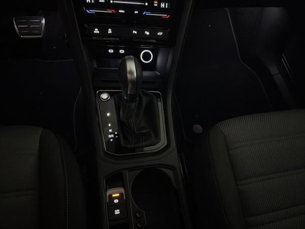 Volkswagen Touran 1.5 TSI DSG Highline 7-Sitzer AHK Pano
