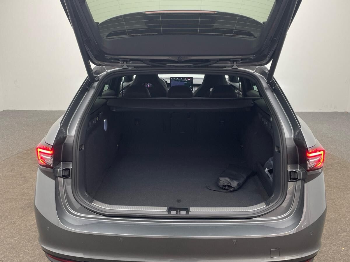 Skoda Superb Combi Sportline 1.5 TSI 204PS iV *SOFORT VERFÜGBAR*