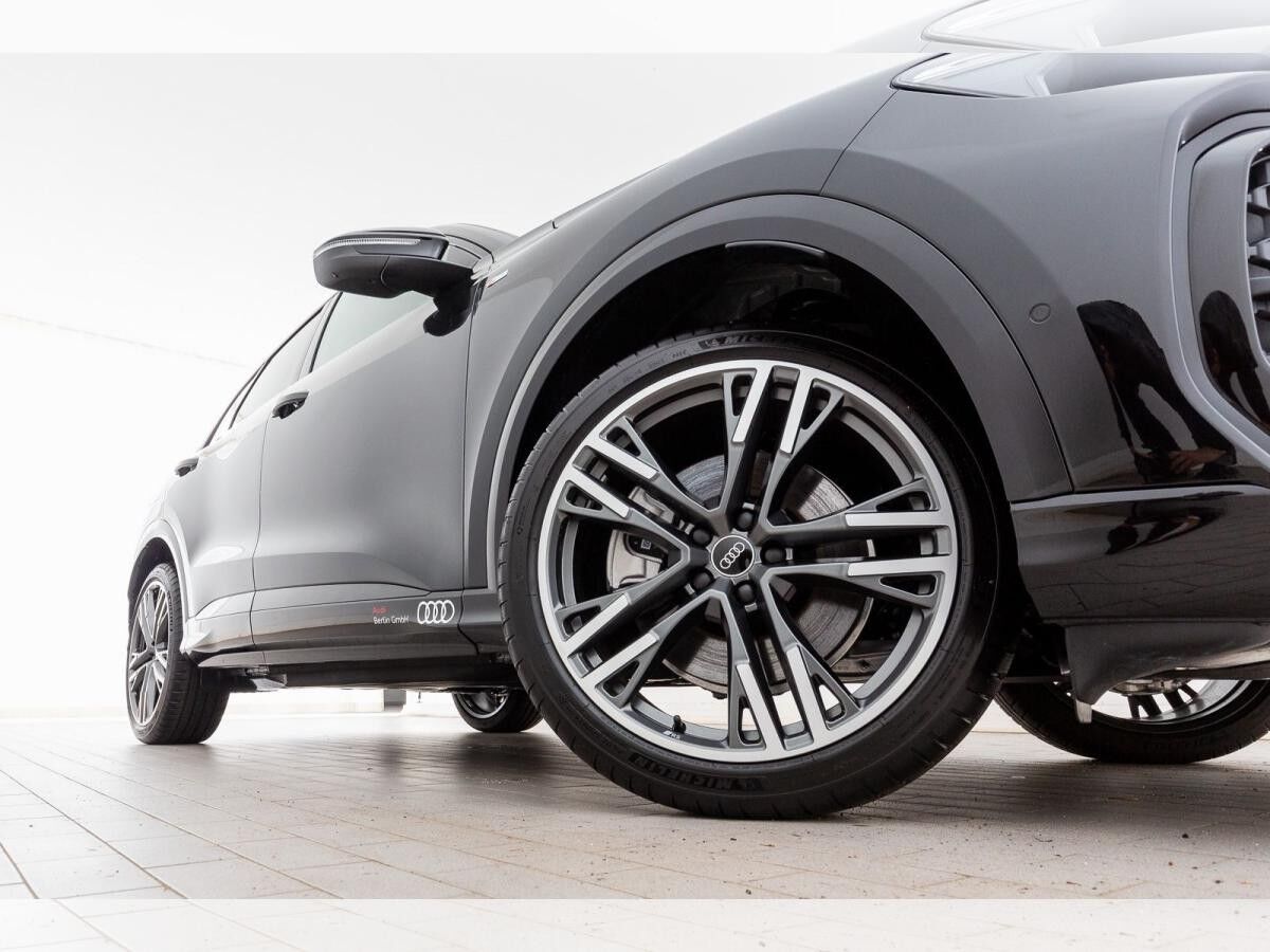 Audi Q5 TDI quattro S tronic Audi Q5 TDI quattro S tronic