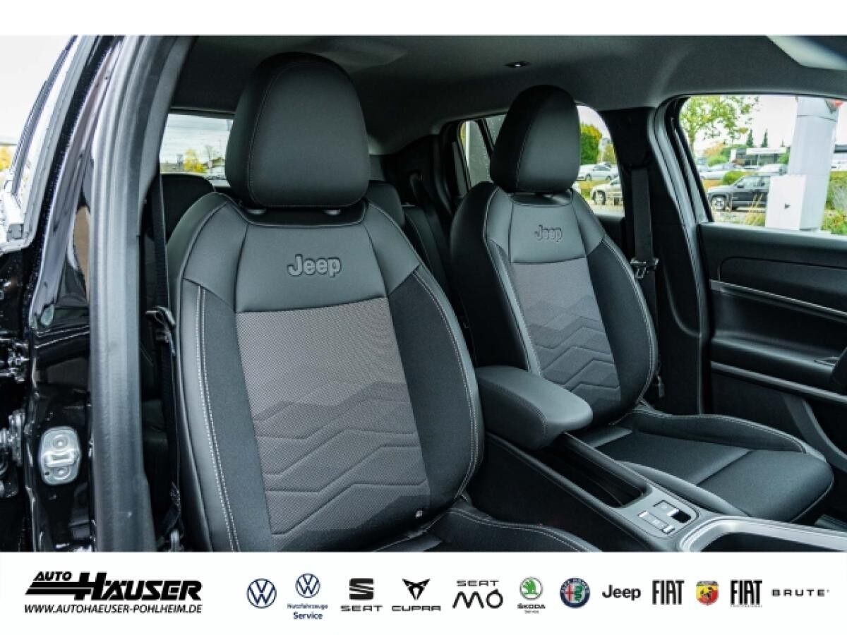 Jeep Avenger 1.2 e-Hybrid MY25 SUMMIT EL. HECKKL. NAVI KEYLESS KAMERA PDC LED