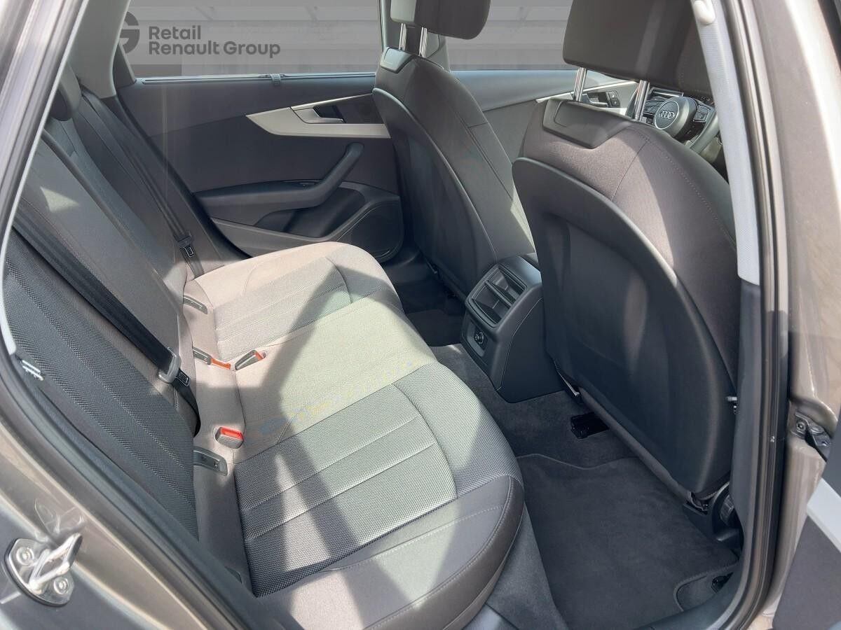 Audi A4 35 2.0 TFSI Avant advanced Audi A4 35 2.0 TFSI Avant advanced