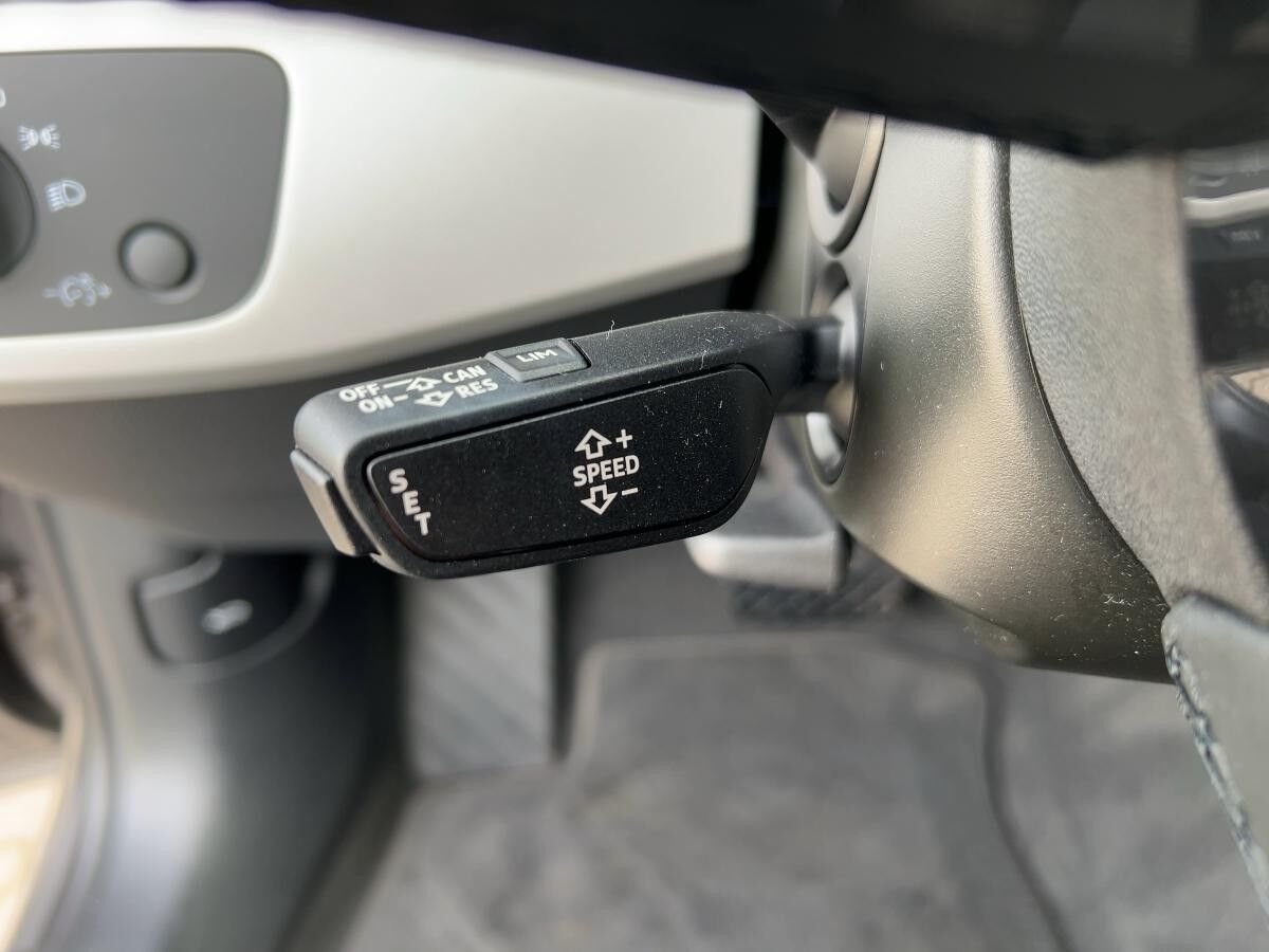 Audi A4 35 2.0 TFSI Avant advanced Audi A4 35 2.0 TFSI Avant advanced