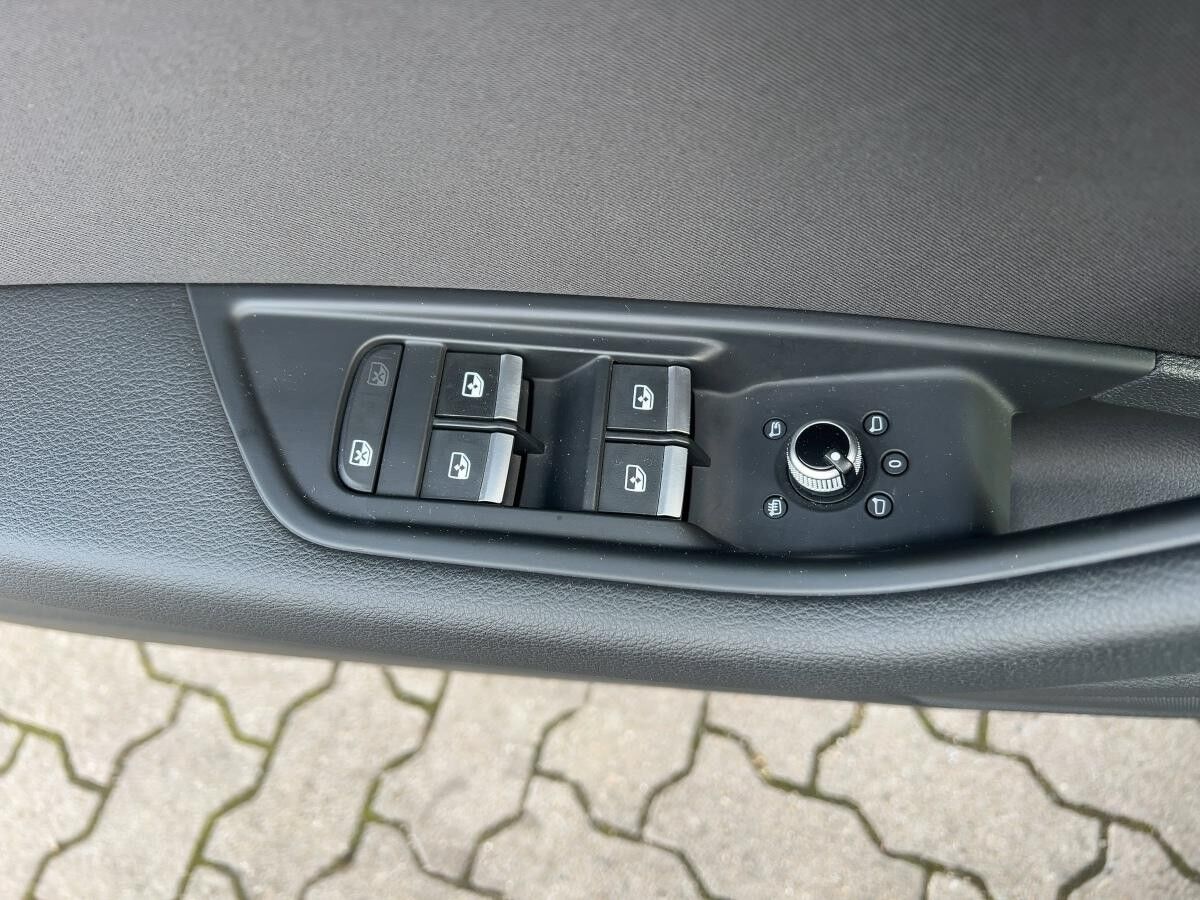 Audi A4 35 2.0 TFSI Avant advanced Audi A4 35 2.0 TFSI Avant advanced