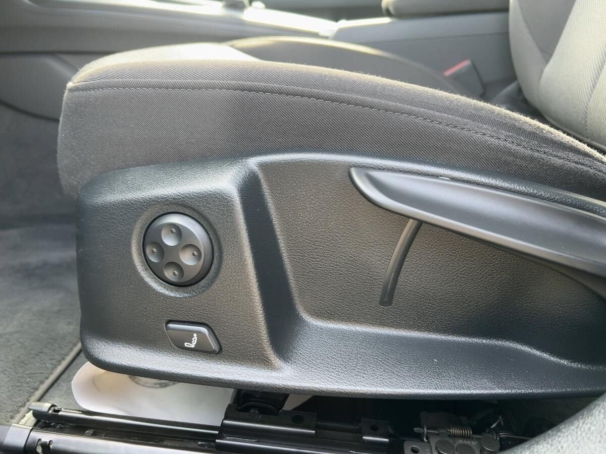 Audi A4 35 2.0 TFSI Avant advanced Audi A4 35 2.0 TFSI Avant advanced