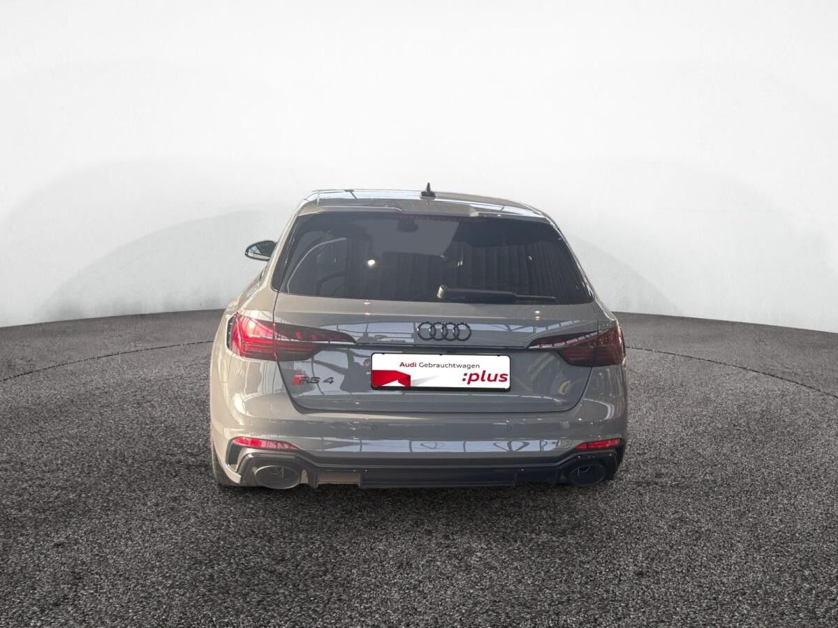 Audi RS4 edition 25 years Nr. 38/250 V-max 300