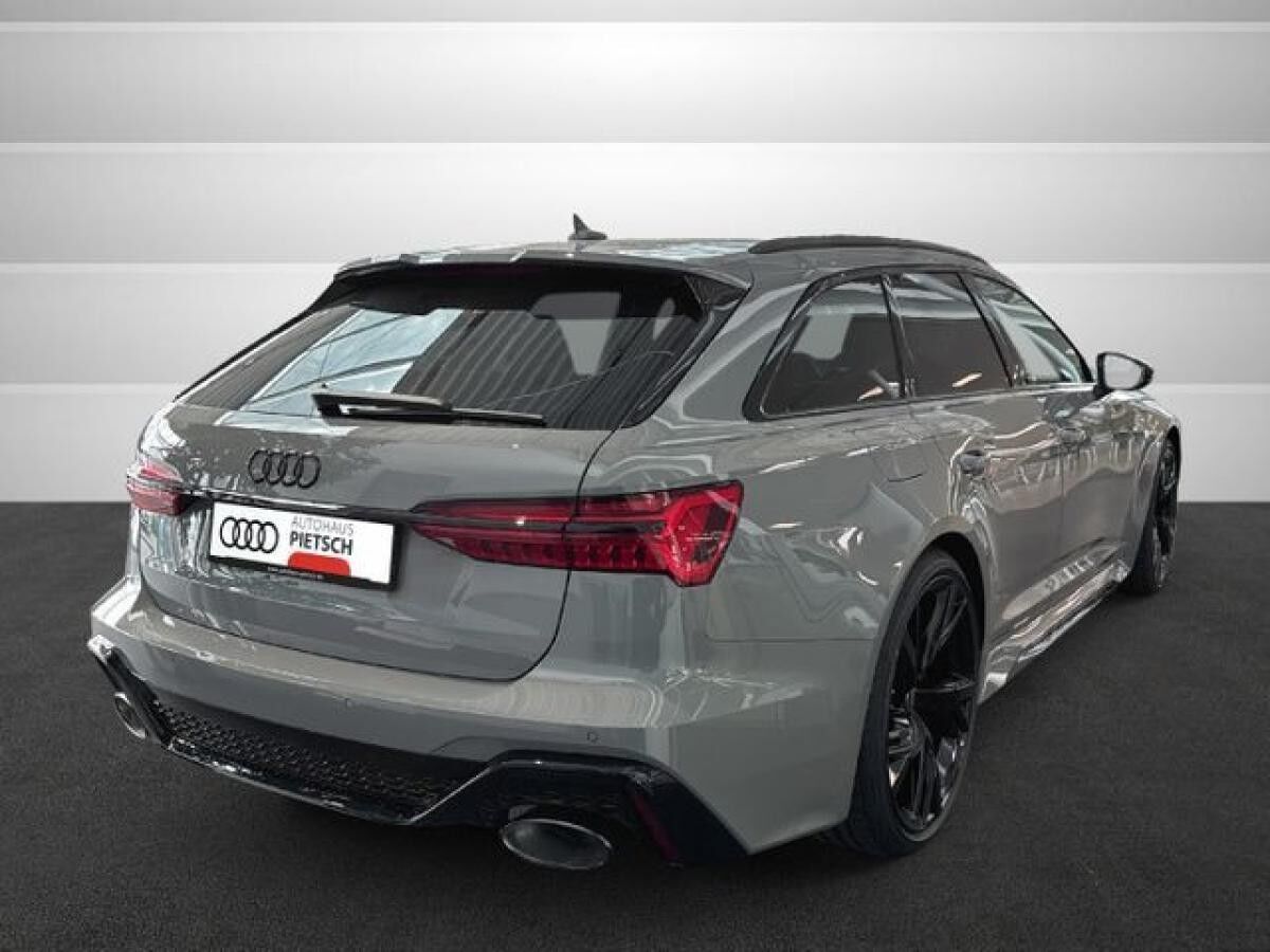Audi RS6 Avant performance quattro tiptronic HUD