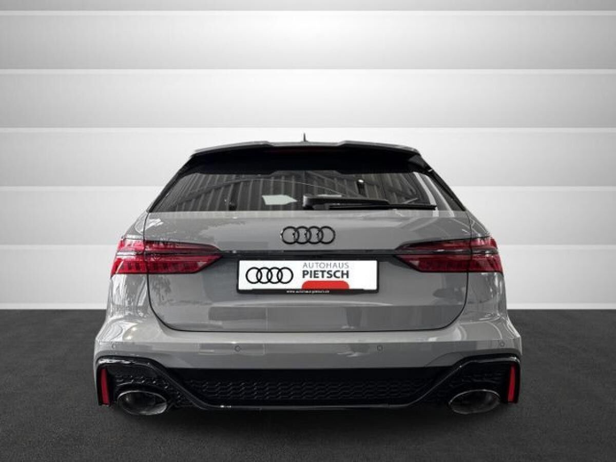 Audi RS6 Avant performance quattro tiptronic HUD