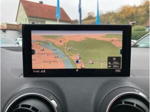 Audi Q2 35 TFSI S-tronic / MMI-Navi+, LED, RFK, ACC
