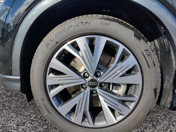 Audi Q4 e-tron Q4 Sportback e-tron 45 77 kWh LED NAVI Sportsitze