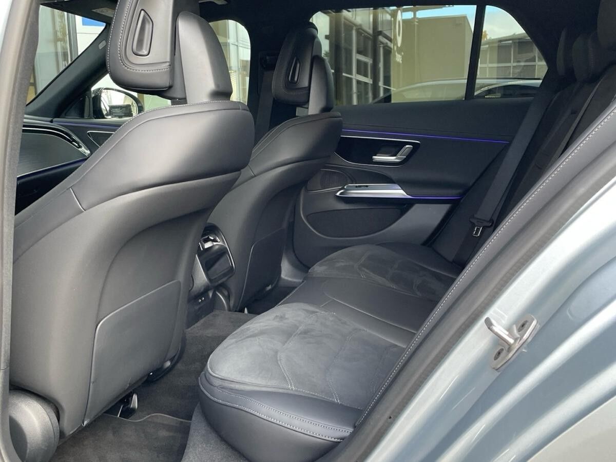 Mercedes-Benz E 200 d T AMG Distronic Digital-Light Pano AHK