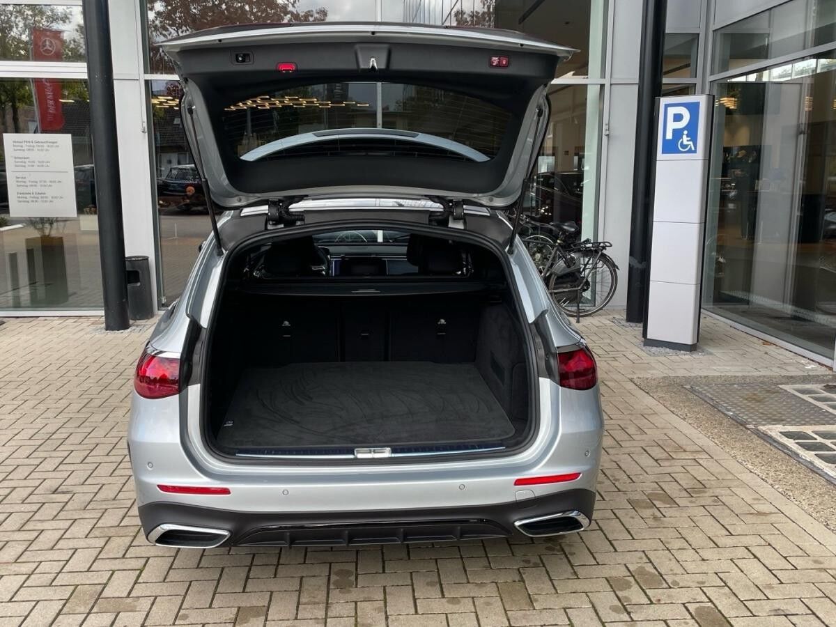 Mercedes-Benz E 200 d T AMG Distronic Digital-Light Pano AHK