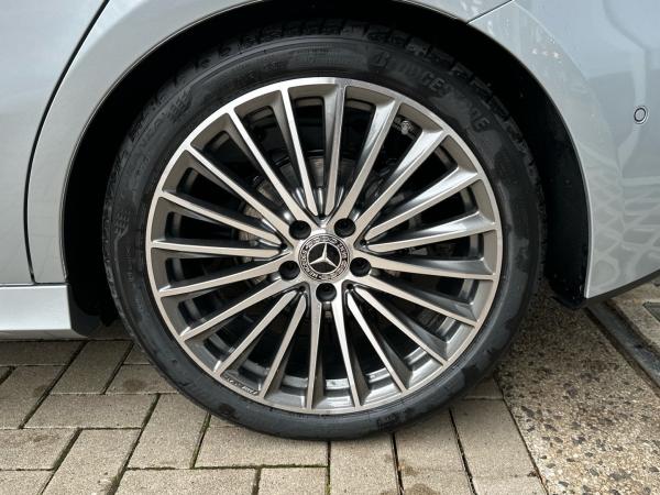 Mercedes-Benz A 200 d AMG Multibeam-LED 360°-Kamera Panorama