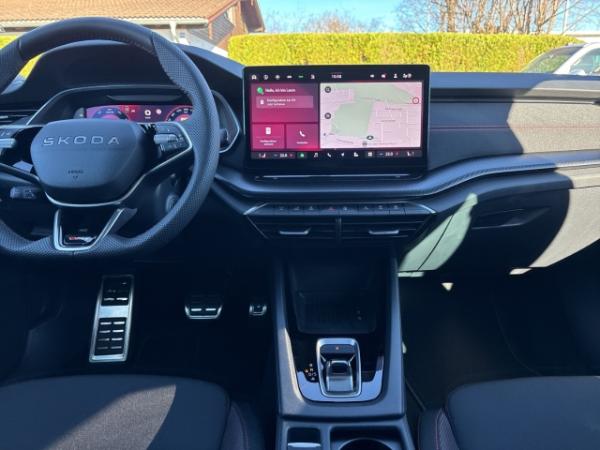 Skoda Octavia Combi 2.0 TSI 195 kW RS, AHK, Panorama-Schiebedach elektrisch
