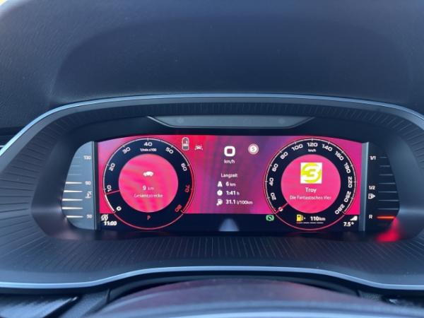 Skoda Octavia Combi 2.0 TSI 195 kW RS, AHK, Panorama-Schiebedach elektrisch