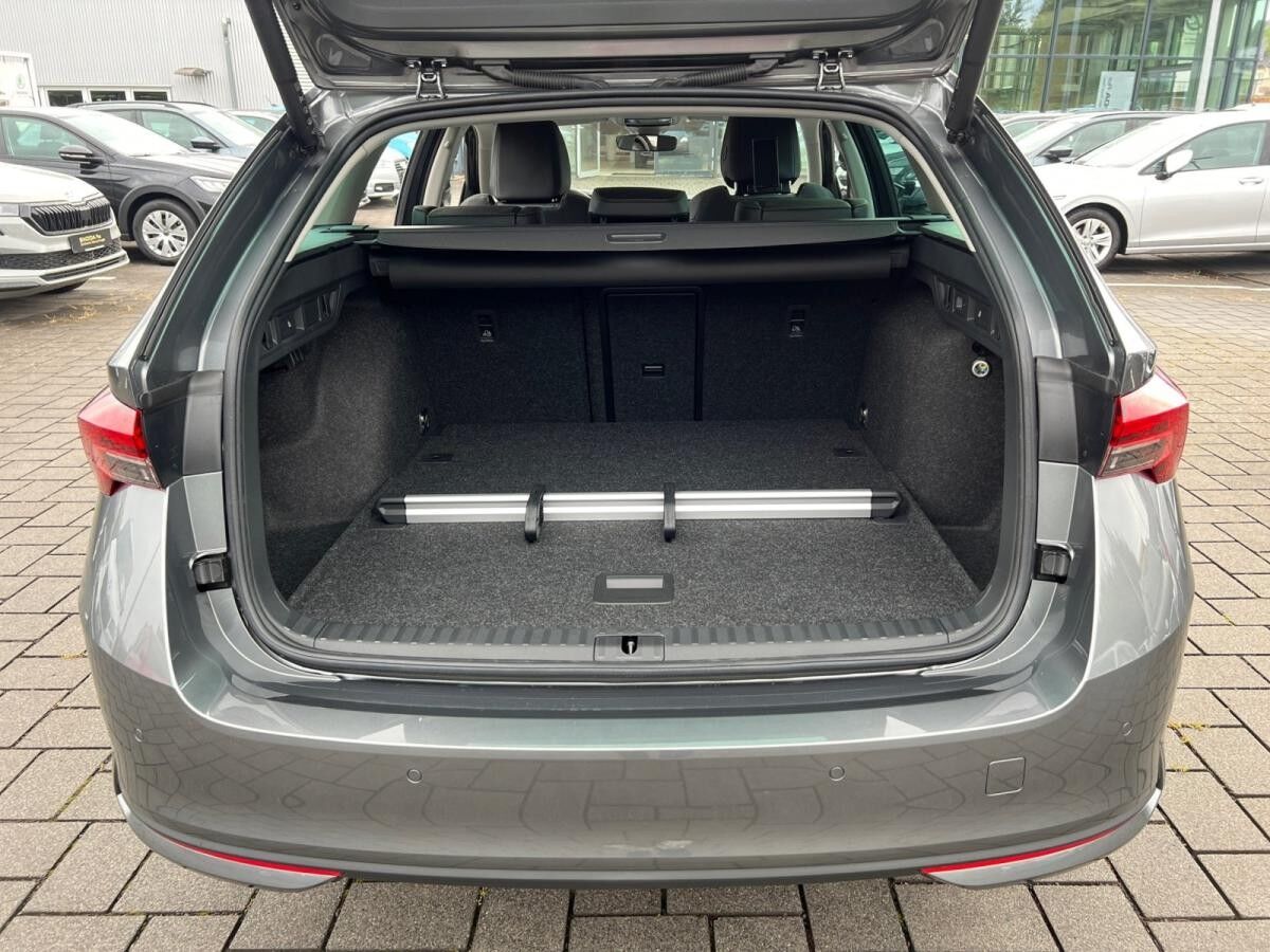 Skoda Octavia Combi Tour TDI DSG *NAVI*AHK*RFK*