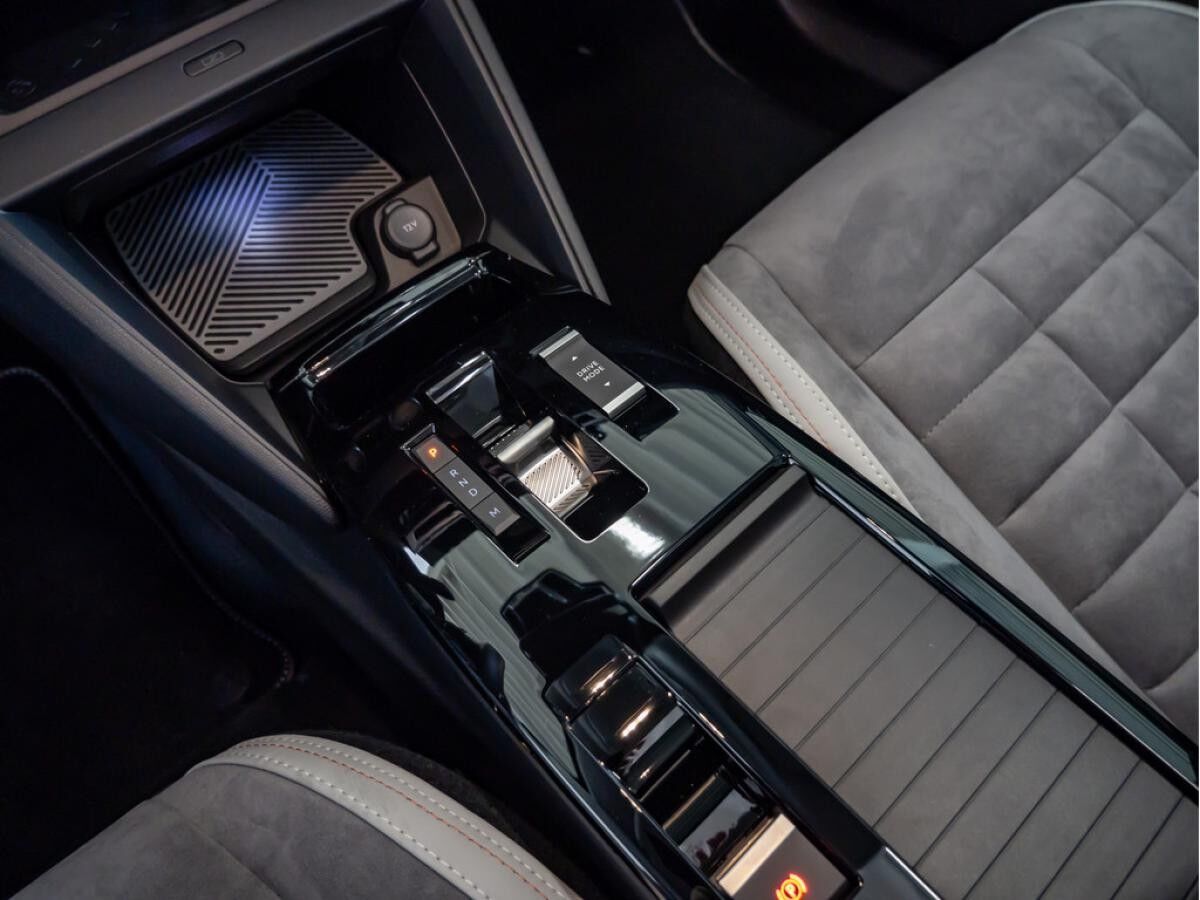 Citroën C4 Lim. 1.2 Max 145 mHEV KAMERA SSD NAVI ACC LED