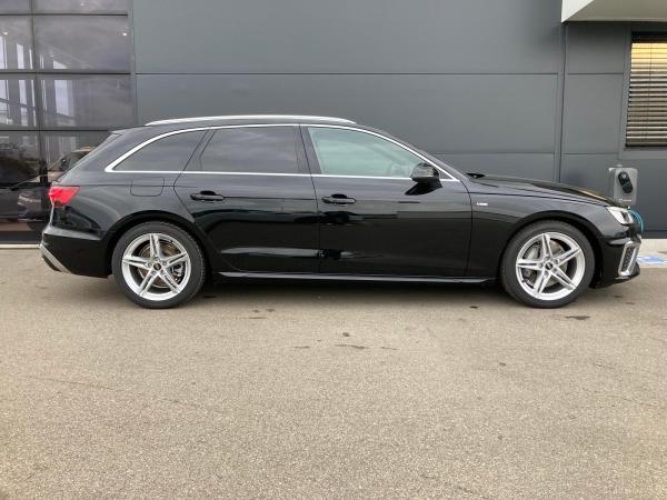 Audi A4 Avant 40 TDI quattro S line MMI AHK KAM MATRIX
