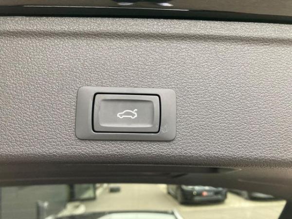 Audi A4 Avant 40 TDI quattro S line MMI AHK KAM MATRIX