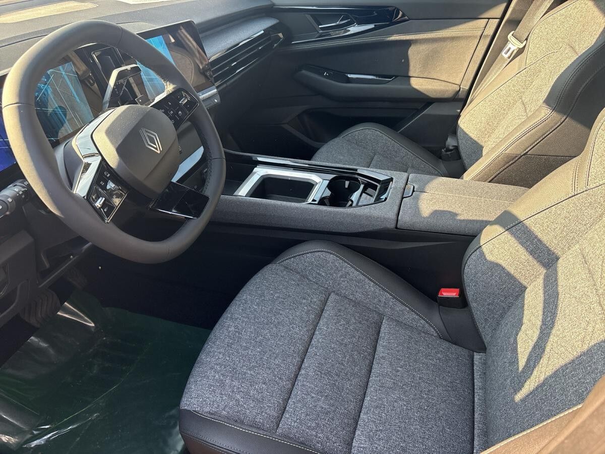 Renault Austral Evolution Mild Hybrid 160 Automatik | GANZJAHRESREIFEN | SITZHEIZUNG VORNE