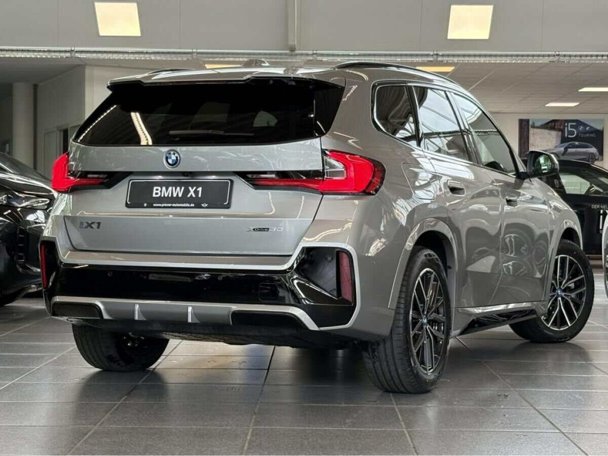 BMW iX1 ++ SOFORT VERFÜGBAR ++