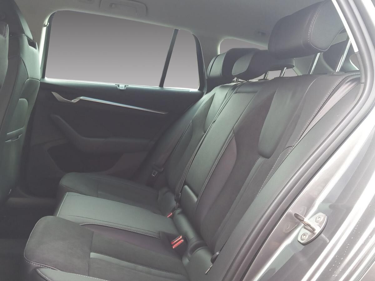 Skoda Octavia Combi Tour 2,0 TDI DSG *SHZ*KAMERA*LED*