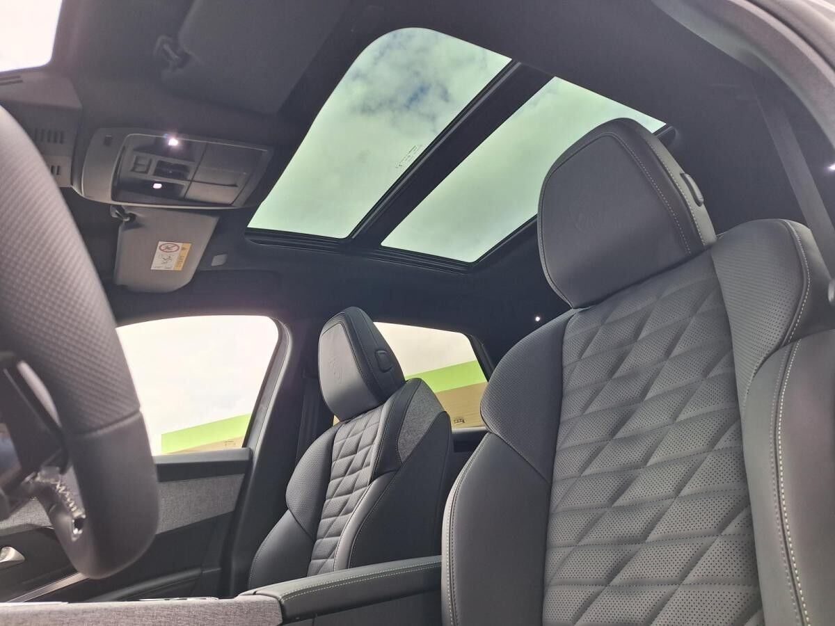 Peugeot 3008 Launch Edition Dual-Elektromotor 325 Allrad!!