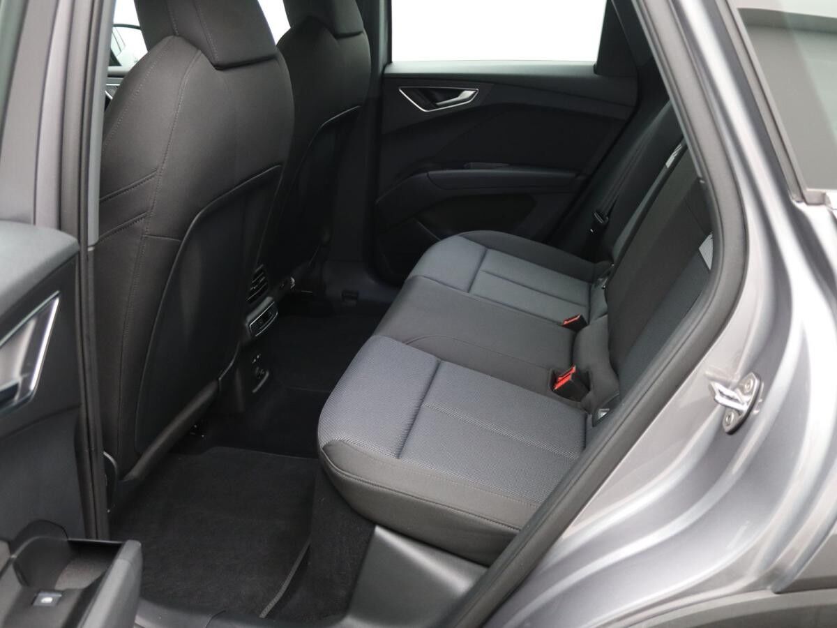 Audi Q4 e-tron 35 / MMI-Navi plus, ParkAssi, LED, RFK