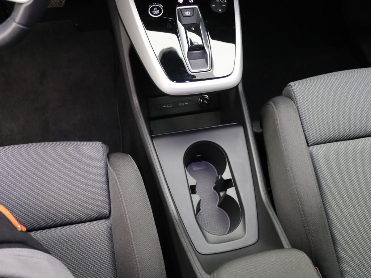 Audi Q4 e-tron 35 / MMI-Navi plus, ParkAssi, LED, RFK