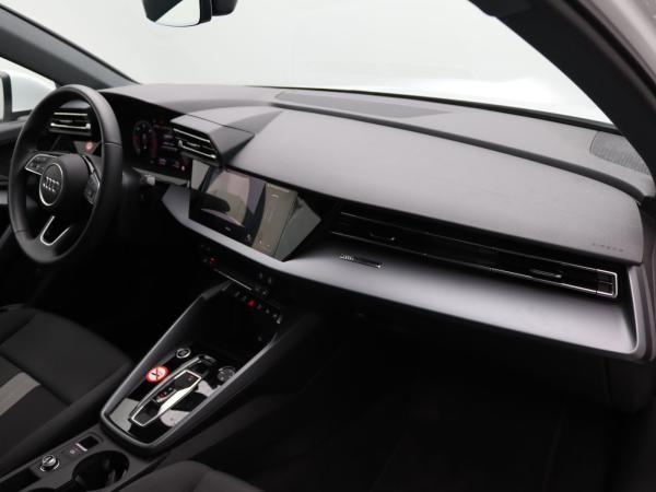 Audi A3 Sportback advanced 35TDI S-tronic / Navi, RFK